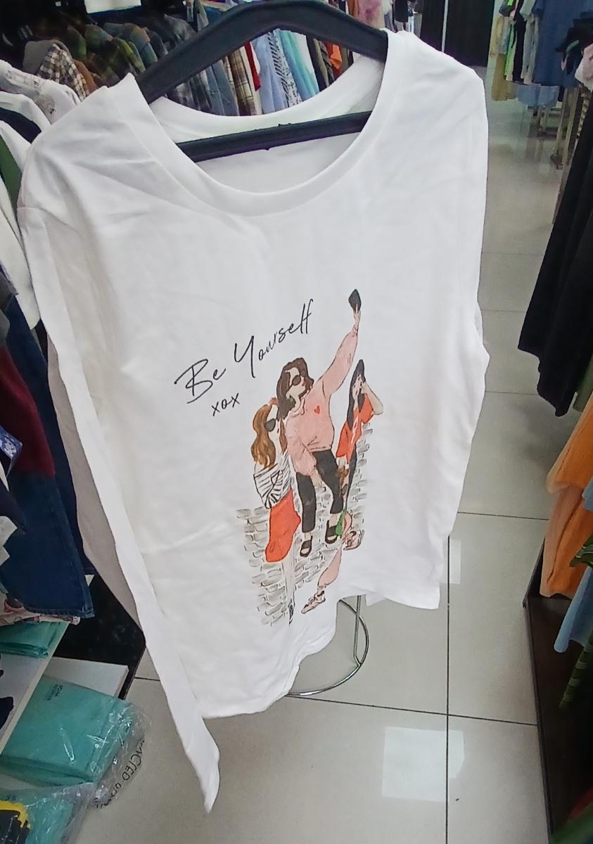 Girls Graphic T-Shirt”.