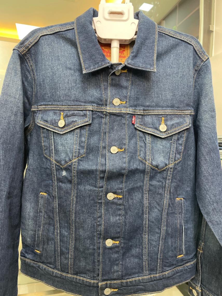 Levi’s Classic Blue Denim Jacket view 1